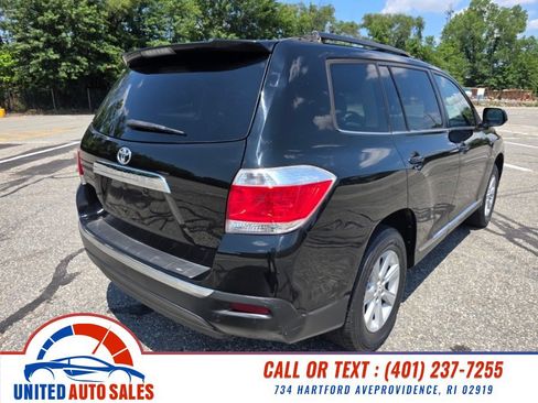 Used 2012 Toyota Highlander FWD w/ Cold Weather Pkg image 5