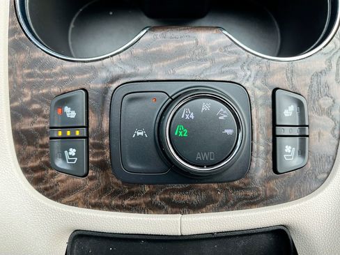 Used 2023 GMC Acadia Denali w/ Denali Ultimate Package AWD/4WD image 21