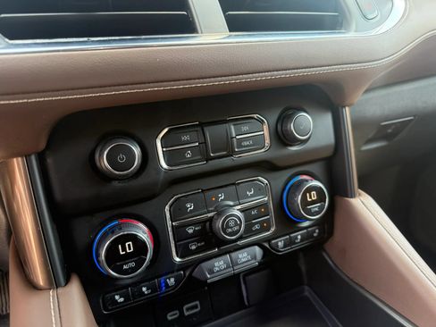 Used 2024 Chevrolet Tahoe High Country w/ Advanced Technology Package AWD/4WD image 23