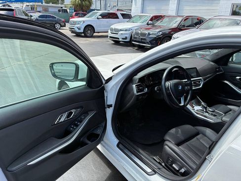 Used 2020 BMW 330i Sedan w/ Convenience Package RWD image 9