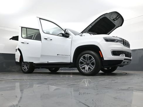 Used 2024 Jeep Wagoneer Series II image 51