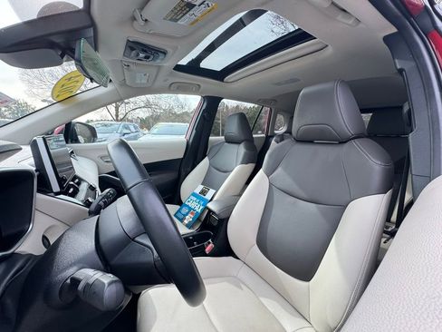 Certified 2024 Toyota Corolla Cross XLE image 22