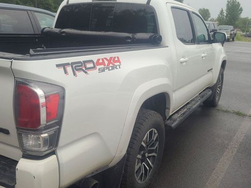 Used 2023 Toyota Tacoma TRD Sport w/ Black Out Package (TMS) AWD/4WD image 10
