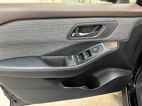 Certified 2023 Nissan Rogue SV image 26