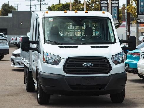 Used 2018 Ford Transit 250 138 RWD image 2