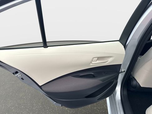 Used 2026 Toyota Corolla LE FWD image 11