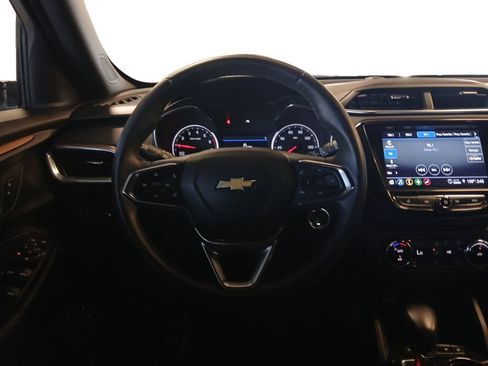 Used 2023 Chevrolet TrailBlazer ACTIV w/ Sun and Liftgate Package FWD image 12
