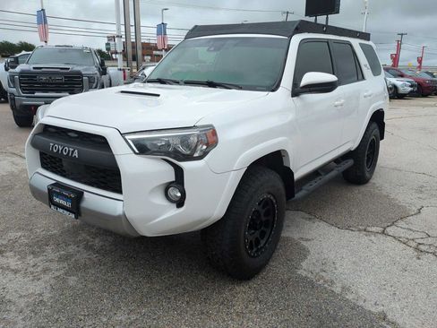 Used 2020 Toyota 4Runner TRD Off-Road AWD/4WD image 4