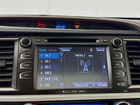 Used 2019 Toyota Highlander XLE AWD/4WD image 7