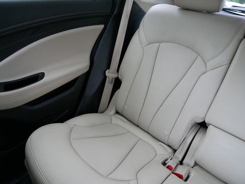 Used 2018 Buick Envision Premium image 12