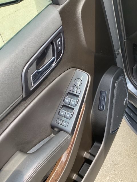 Used 2020 Chevrolet Tahoe LT w/ Luxury Package AWD/4WD image 11