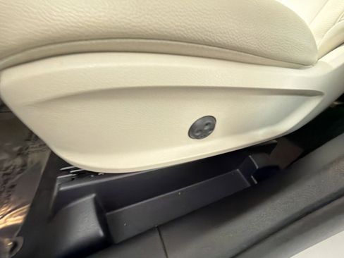 Used 2021 Mercedes-Benz GLB 250 4MATIC image 14