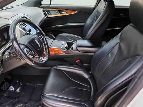 Used 2020 Lincoln Nautilus Reserve FWD image 11
