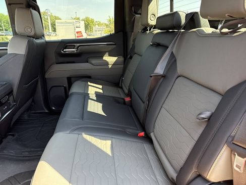 Used 2023 Chevrolet Silverado 1500 ZR2 w/ Technology Package AWD/4WD image 6