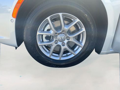 New 2026 Chrysler Pacifica Select image 21