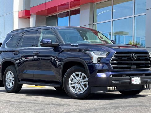 Used 2023 Toyota Sequoia SR5 w/ SR5 Premium Package RWD image 2