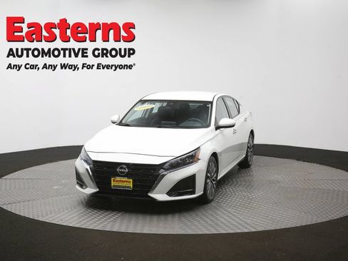 Used 2023 Nissan Altima 2.5 SV FWD image 54