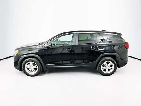 Used 2024 GMC Terrain SLE image 4