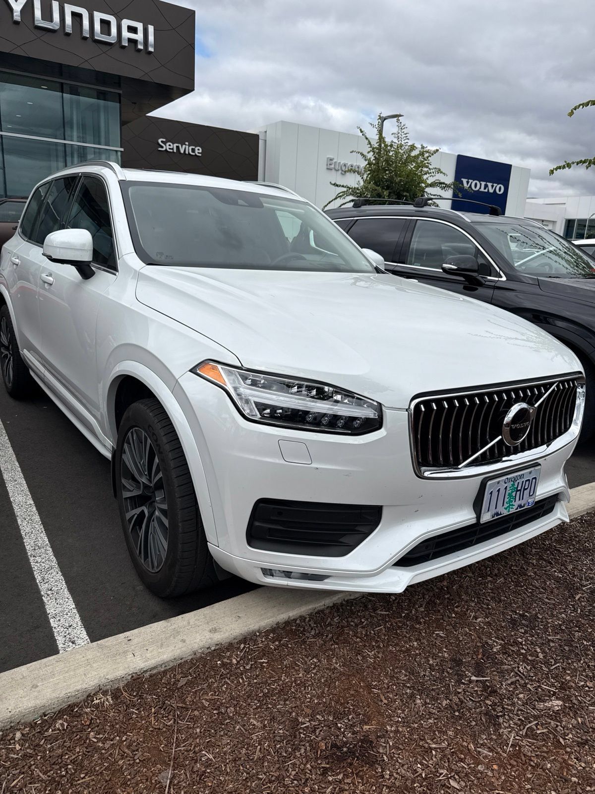 Used 2020 Volvo XC90 T5 Momentum w/ Protection Package Premier AWD/4WD image 2