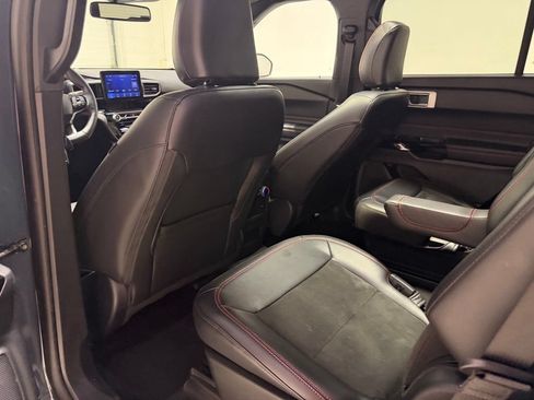 Used 2024 Ford Explorer ST-Line w/ Class IV Trailer Tow Package AWD/4WD image 38