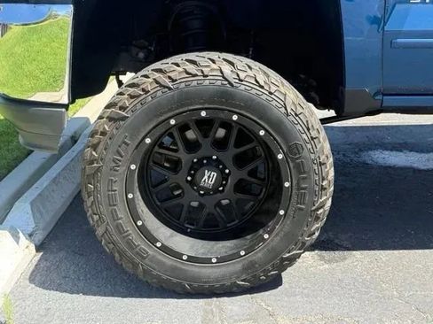 Used 2018 Chevrolet Silverado 1500 LT w/ LT Eassist Package AWD/4WD image 24