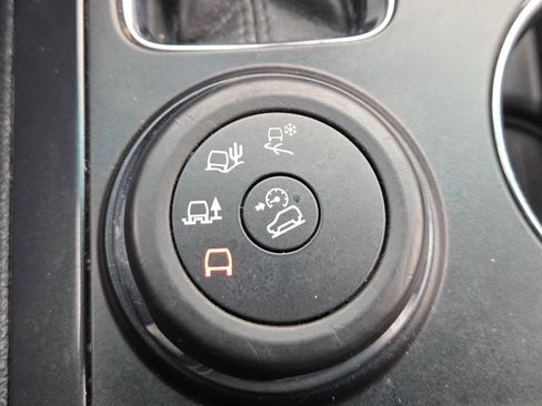 Used 2016 Ford Explorer XLT w/ Equipment Group 202A image 8