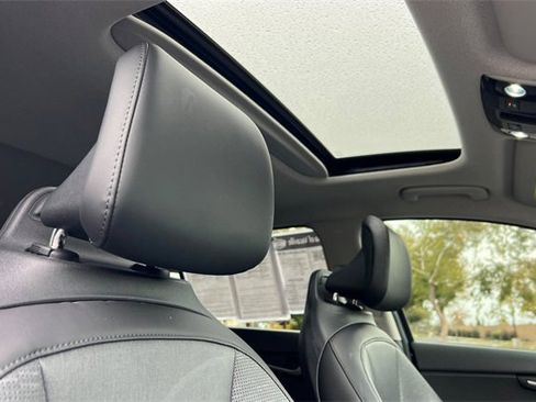 Certified 2023 Kia Niro Wave image 21