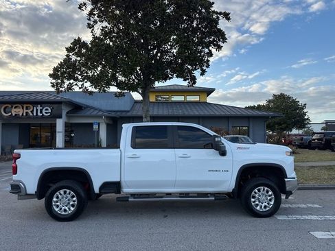 Used 2024 Chevrolet Silverado 2500 LT image 8