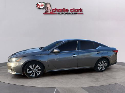 Used 2022 Nissan Altima 2.5 S image 1