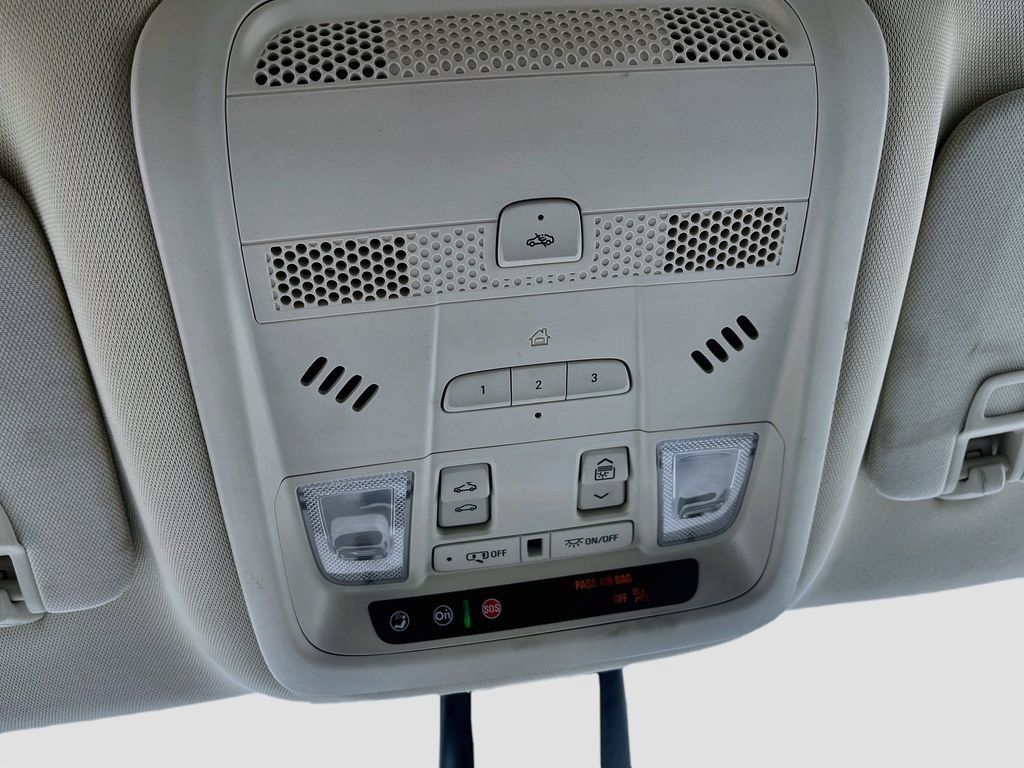 Used 2025 Cadillac XT6 Premium Luxury w/ Technology Package FWD image 23
