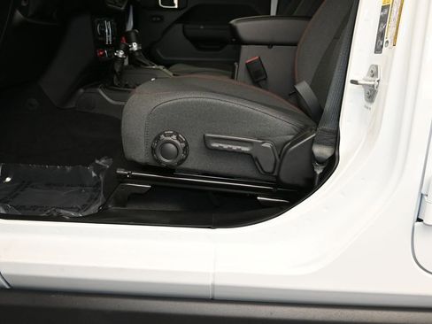 New 2026 Jeep Wrangler Unlimited Rubicon AWD/4WD image 21