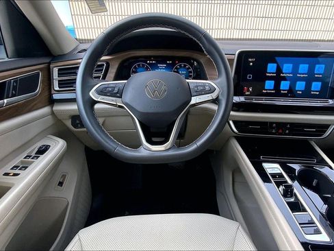 Used 2024 Volkswagen Atlas SE image 5