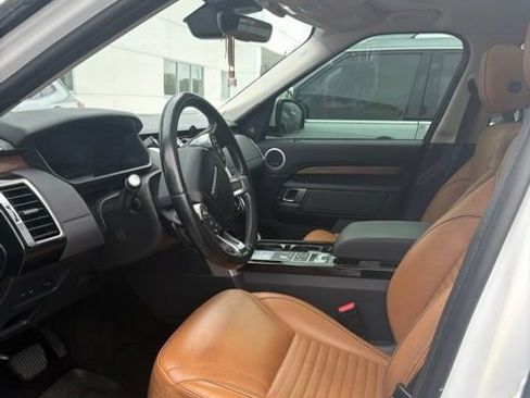 Used 2018 Land Rover Discovery HSE AWD/4WD image 9