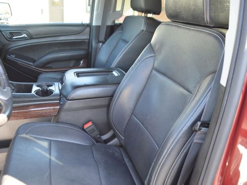 Used 2017 GMC Yukon XL SLE w/ SLE Value Package AWD/4WD image 16