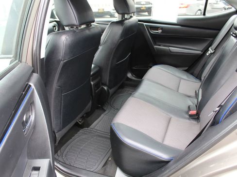 Used 2018 Toyota Corolla SE w/ Carpet Mat Package (TMS) image 12