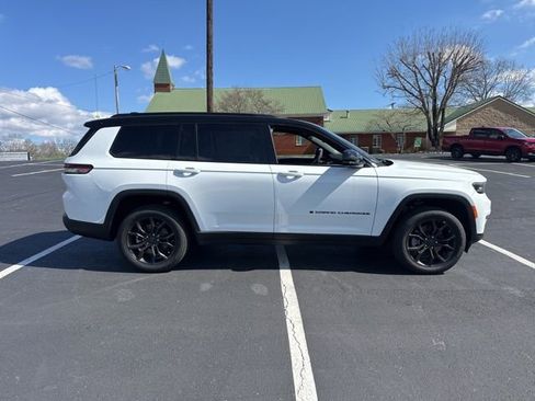 New 2025 Jeep Grand Cherokee L Limited w/ Trailer Tow Package AWD/4WD image 8