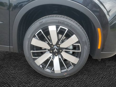 New 2026 Mitsubishi Outlander SE AWD/4WD image 11