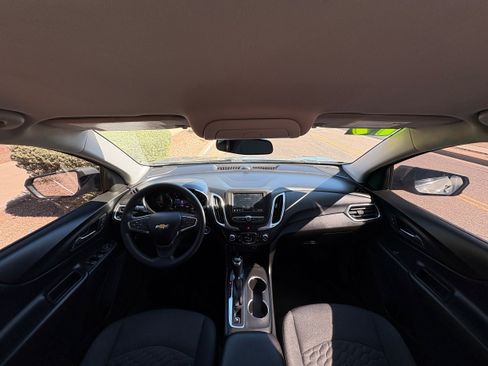 Used 2019 Chevrolet Equinox LT FWD image 12