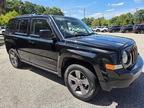 Used 2015 Jeep Patriot High Altitude AWD/4WD image 3