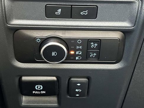 Used 2022 Ford Expedition XLT AWD/4WD image 35
