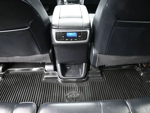 Certified 2019 Toyota Highlander XLE image 22