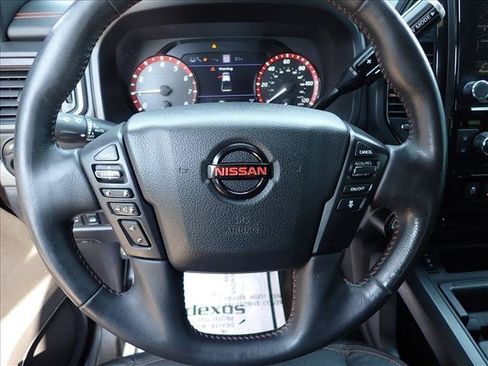 Used 2020 Nissan Titan PRO-4X w/ Pro-4x Convenience Package AWD/4WD image 12