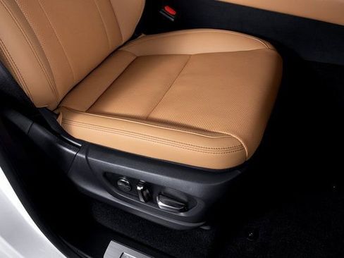 Used 2025 Lexus LX 600 4WD w/ Accessory Package (2T) image 62