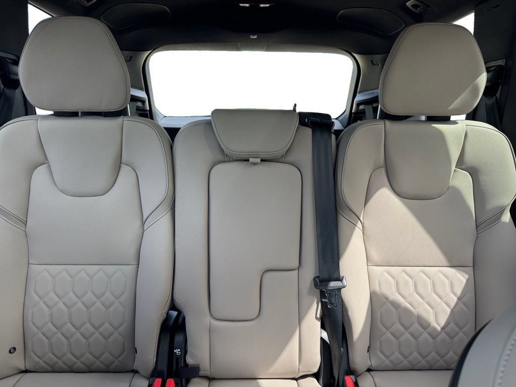 New 2026 Volvo XC90 T8 Plus w/ Protection Package Premier AWD/4WD image 26