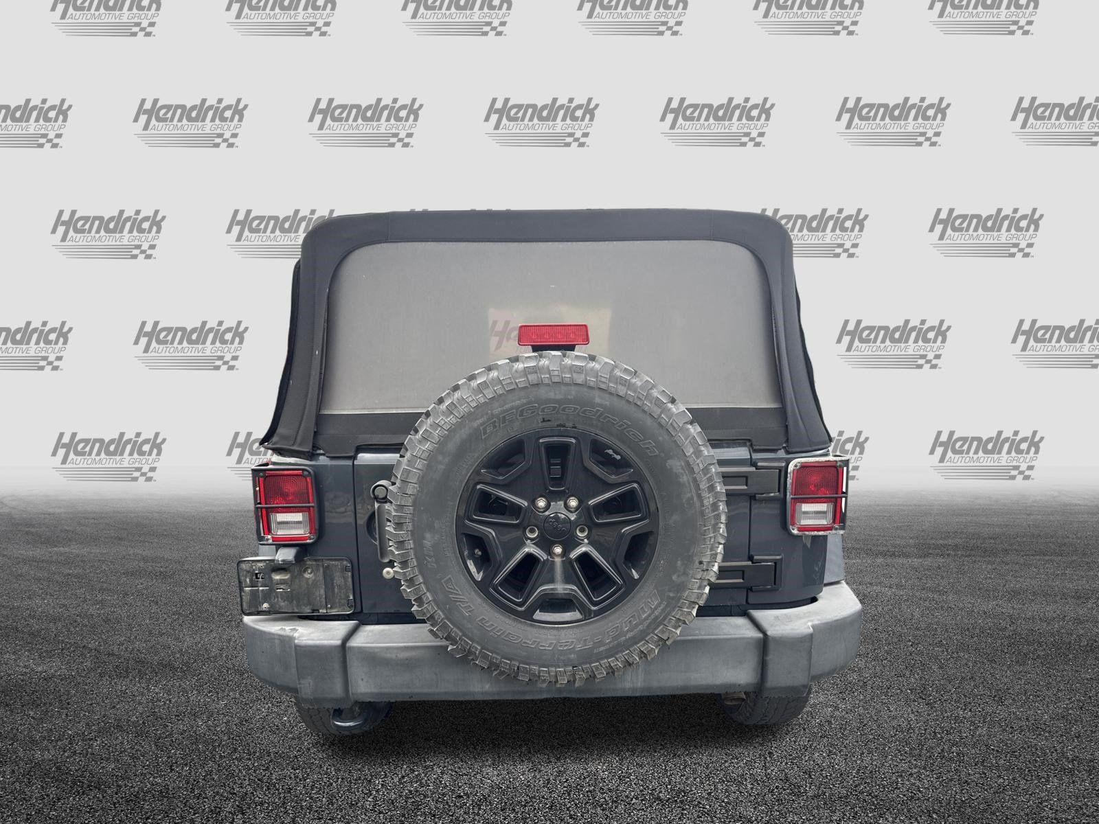 Used 2016 Jeep Wrangler Sport w/ Mopar Black Appearance Group AWD/4WD image 9