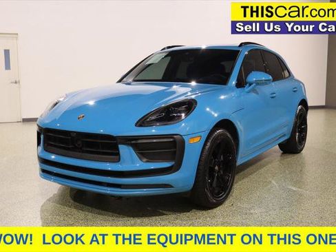 Used 2022 Porsche Macan AWD/4WD image 3