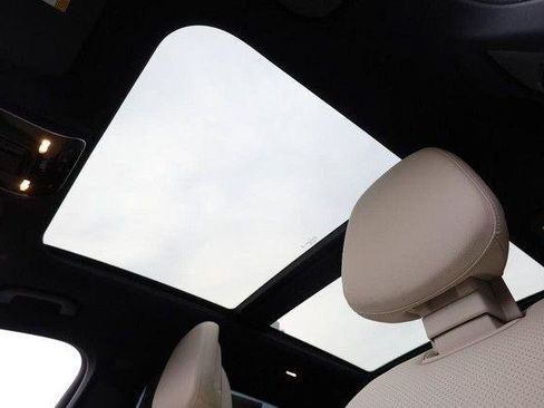 Used 2024 Mercedes-Benz GLC 300 4MATIC image 10