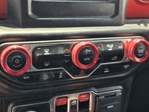 Used 2021 Jeep Wrangler Unlimited Rubicon AWD/4WD image 22