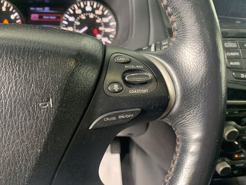 Used 2019 Nissan Pathfinder SL AWD/4WD image 19