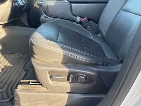 Used 2021 Chevrolet Silverado 1500 LT w/ Convenience Package II image 9